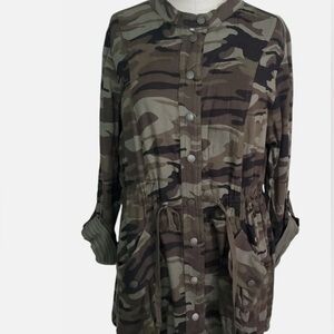 Torrid Womens Lightweight Camo
Anorak Twill Jacket Size 00 M/L oversided fit